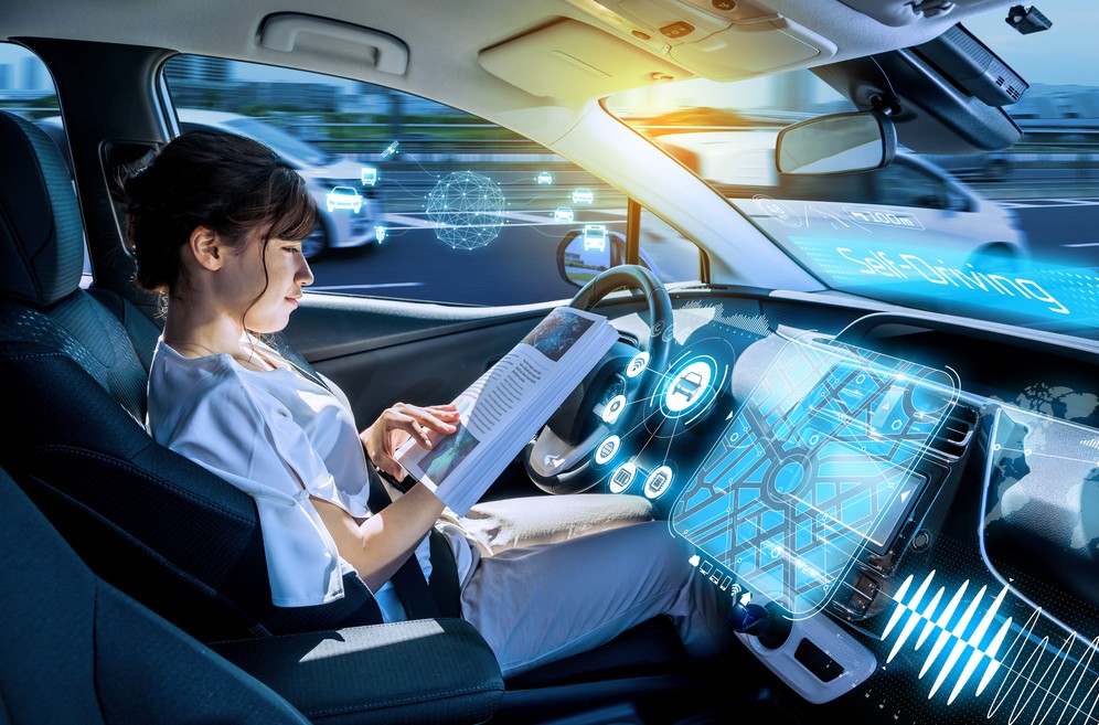 Dank Cellular V2X: Automatisiertes Fahren erhöht die Sicherheit und den Komfort. (Foto: shutterstock - metamorworks, #2)