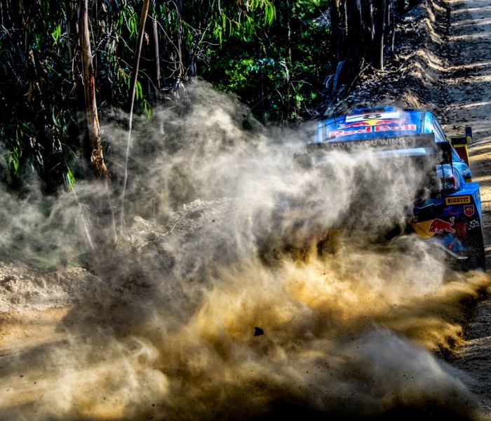 Ott Tänak beeindruckt mit dem Puma Hybrid Rally1 von M-Sport Ford bei der Rallye Portugal und sichert sich den zweiten Platz in der Fahrerwertung. (Foto: Ford-Werke GmbH)