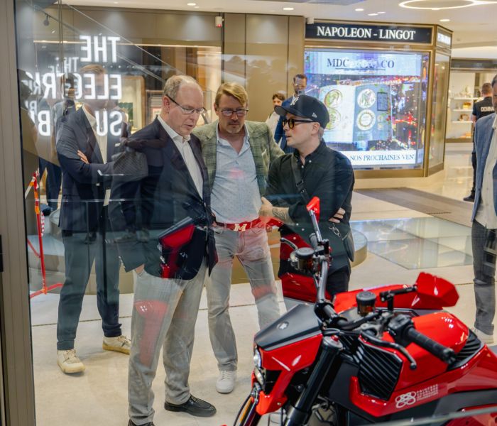 Im Verge Motorcycles Shop finden Motorradliebhaber eine große Auswahl an markenspezifischem Zubehör und Ersatzteilen. (Foto: Verge Motorcycles)