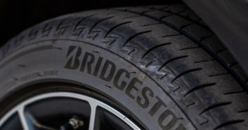 Bridgestone wird exklusiver Reifenlieferant für die Formel-E-Weltmeisterschaft (Foto: AdobeStock - Roman 470706185)