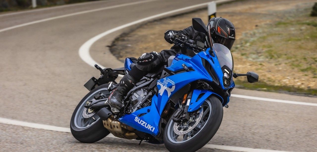 Ab Frühjahr 2024 bei den Suzuki Händlern: Die GSX-8R überzeugt